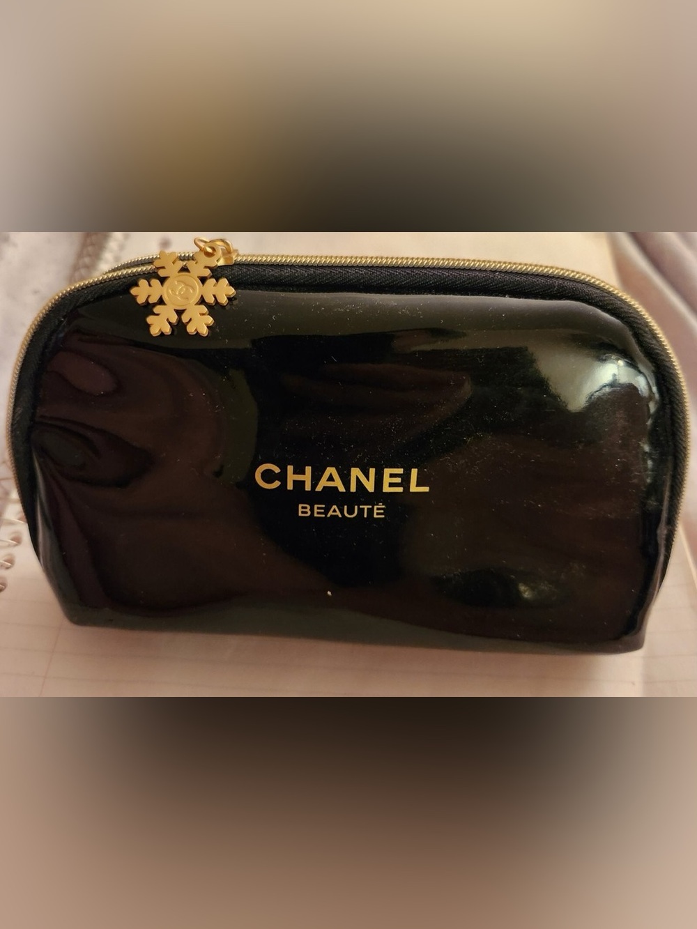 CHANEL Black Patent Beauté Cosmetic Pouch with Gold Hardware - Picture 4 of 5